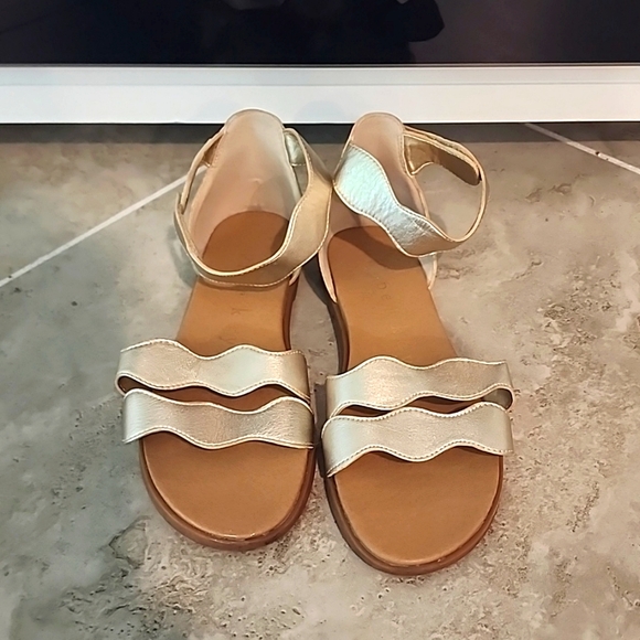 Copper Key Gold Sandals - Picture 1 of 2